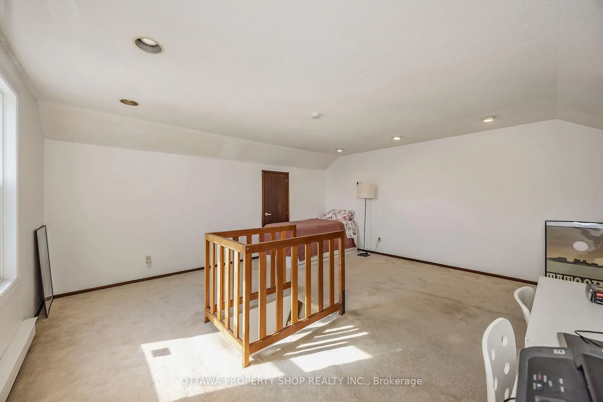 Photo 26 of 848 Maitland Avenue, Ottawa, McKellar Heights/Glabar Park — HOMEH