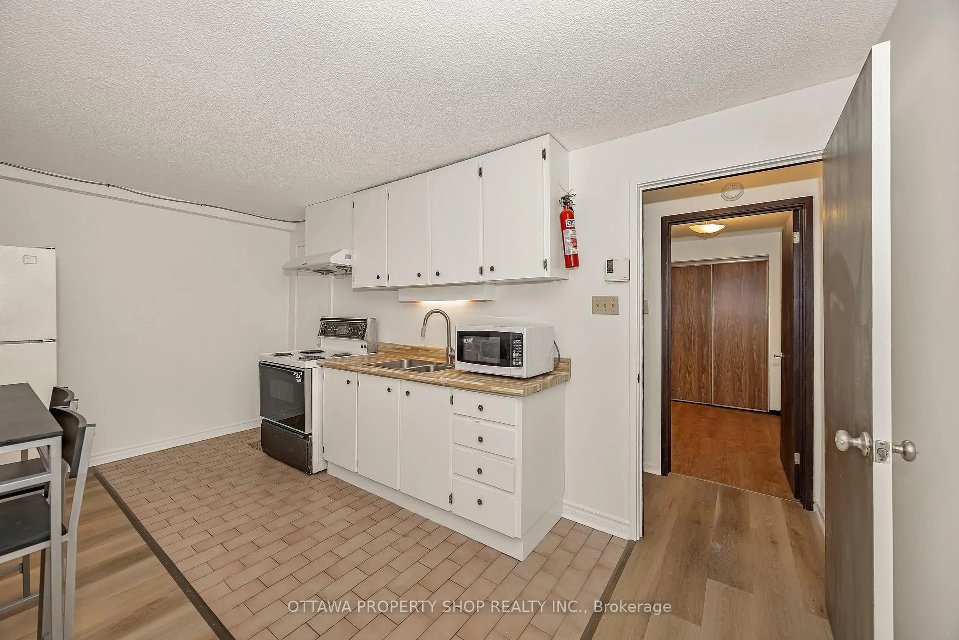 Photo 32 of 848 Maitland Avenue, Ottawa, McKellar Heights/Glabar Park — HOMEH