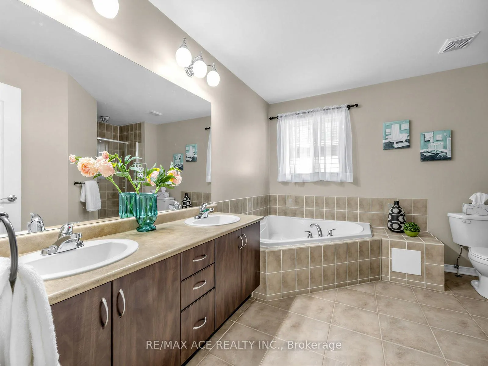 Photo 27 of 10 Byram Downs Street, Ajax, Central East — HOMEH