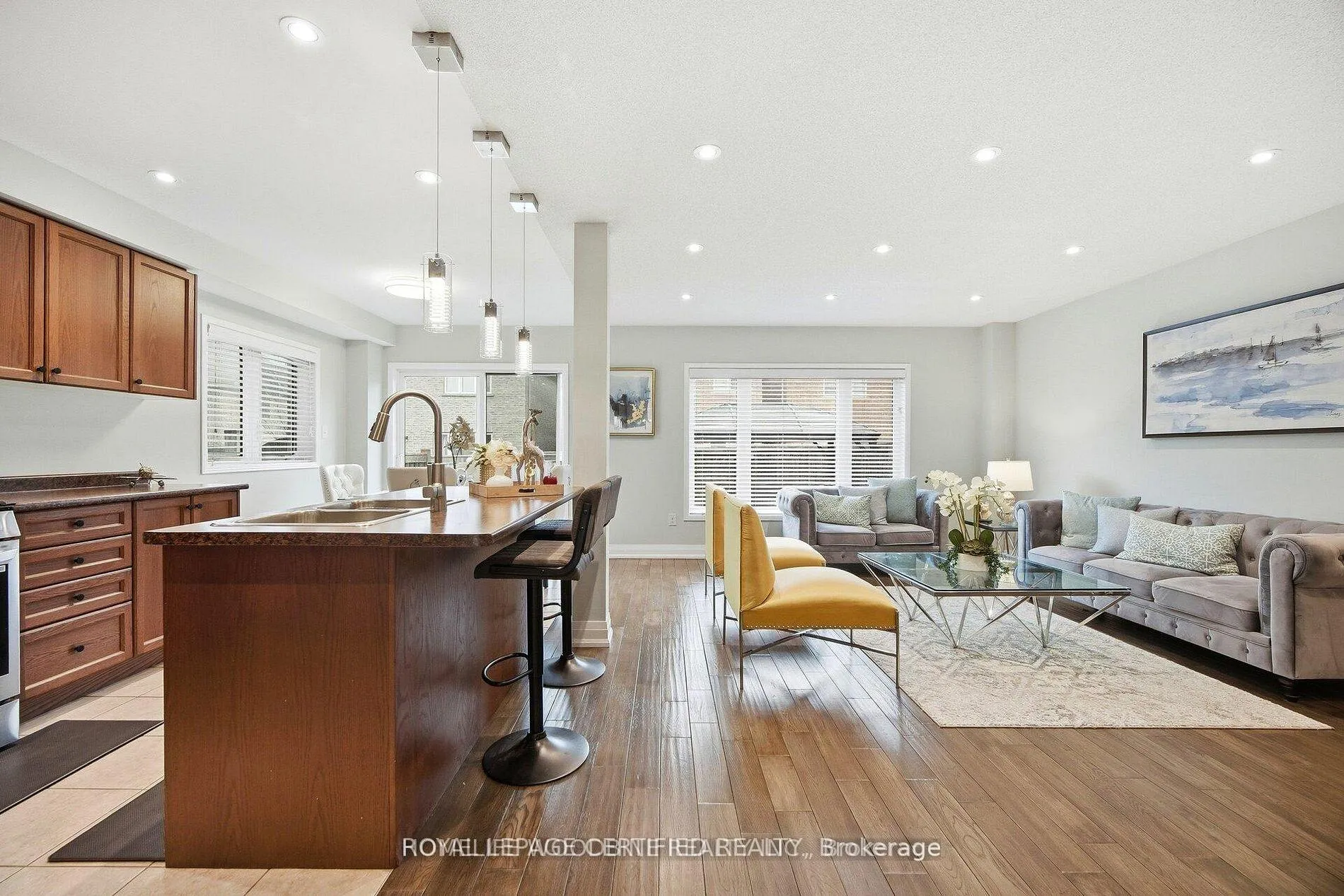 Photo 6 of 4 Bazin Road, Ajax, Central East — HOMEH