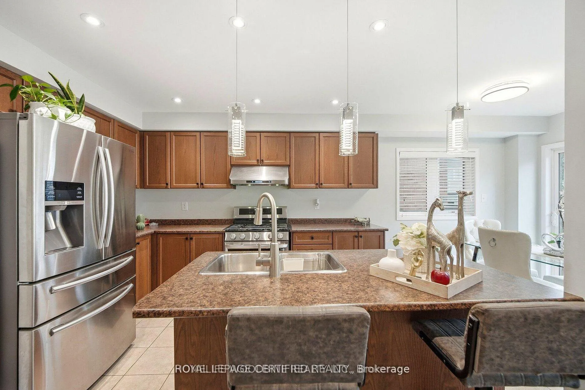 Photo 7 of 4 Bazin Road, Ajax, Central East — HOMEH