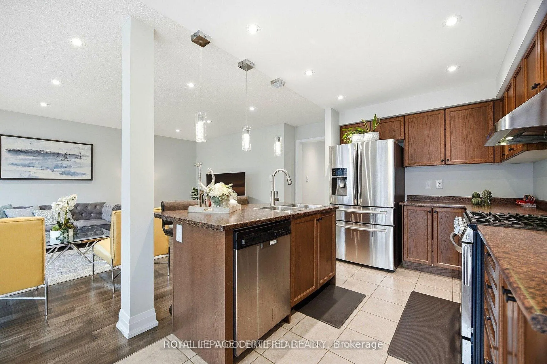 Photo 8 of 4 Bazin Road, Ajax, Central East — HOMEH