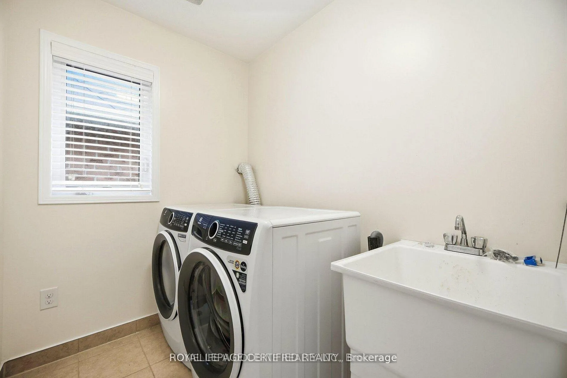 Photo 35 of 4 Bazin Road, Ajax, Central East — HOMEH