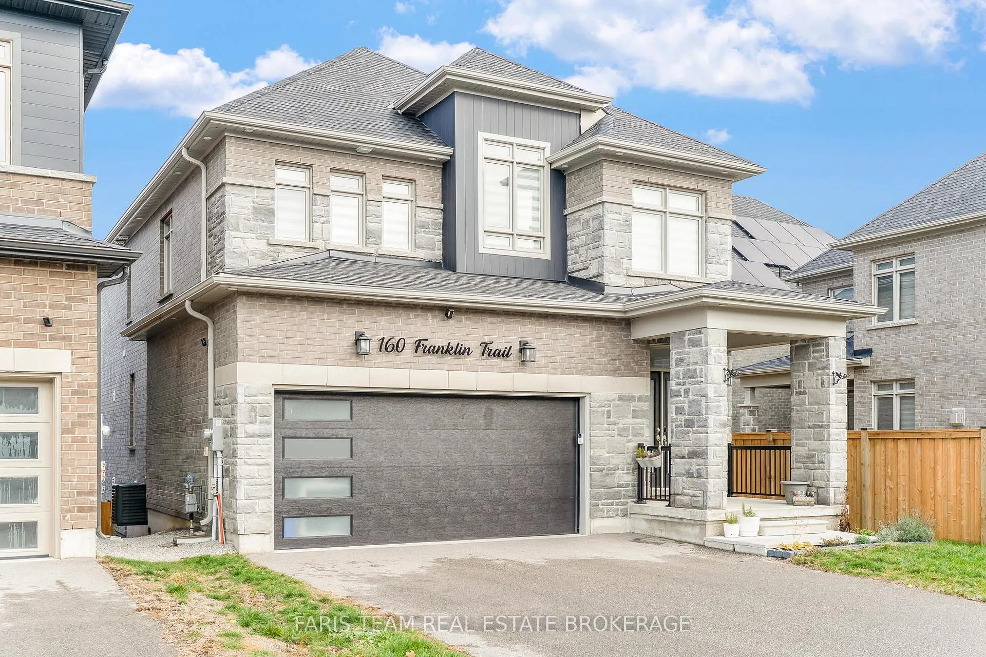 Photo 2 of 160 Franklin Trail, Barrie, Rural Barrie Southwest — HOMEH