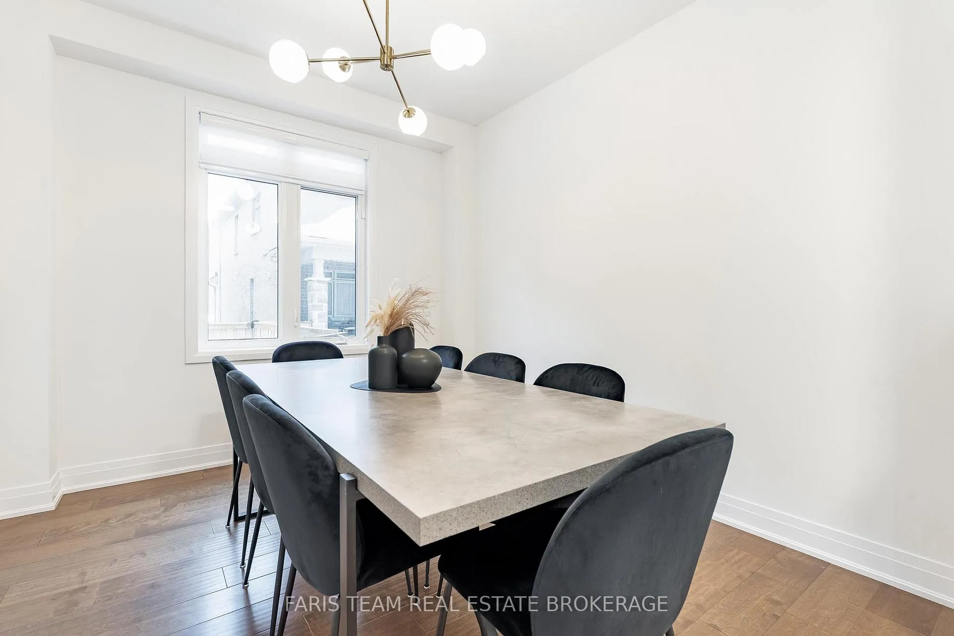 Photo 10 of 160 Franklin Trail, Barrie, Rural Barrie Southwest — HOMEH