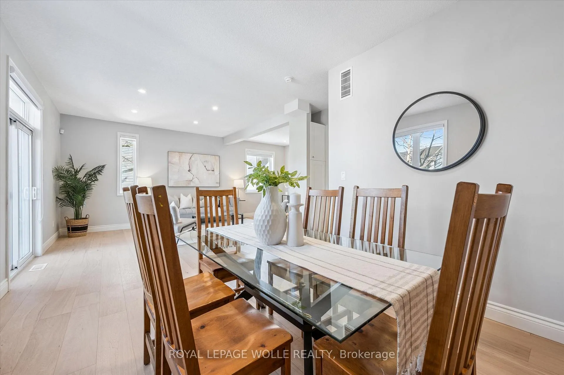 Photo 9 of 162 Esson Street, Waterloo, Uptown West — HOMEH