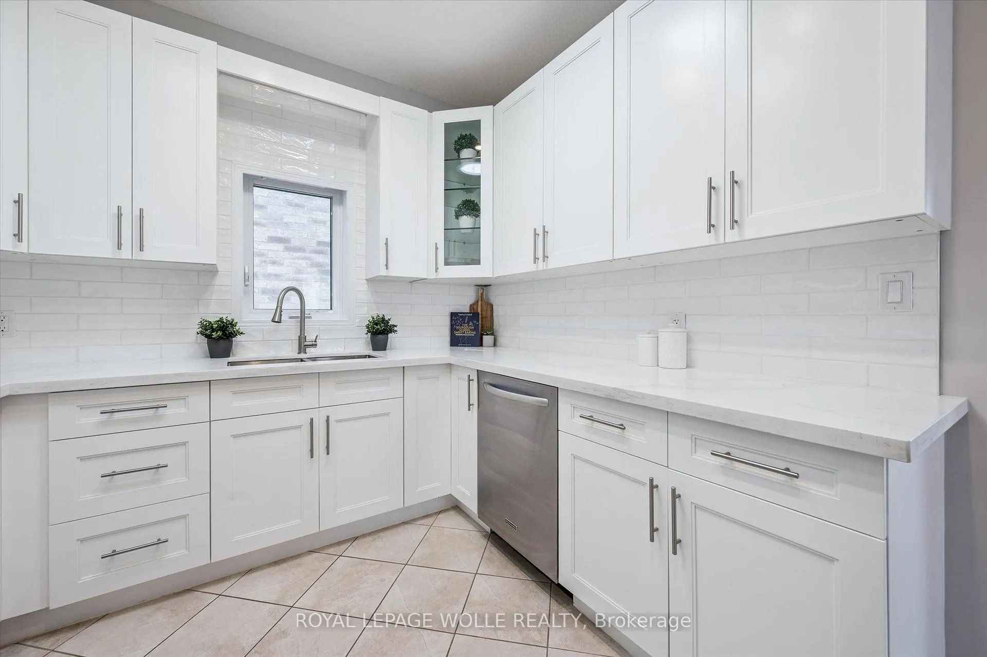 Photo 12 of 162 Esson Street, Waterloo, Uptown West — HOMEH