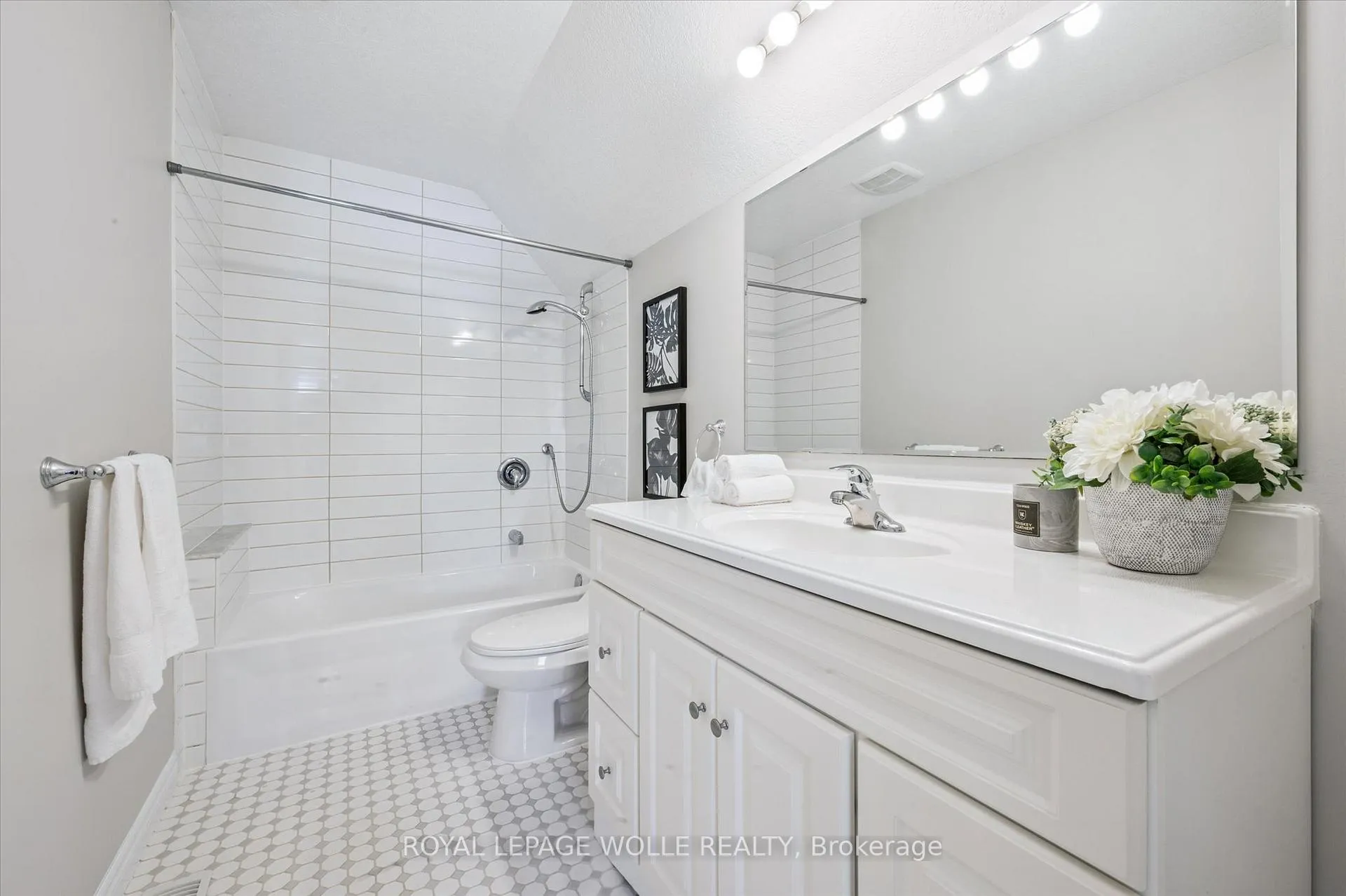 Photo 24 of 162 Esson Street, Waterloo, Uptown West — HOMEH