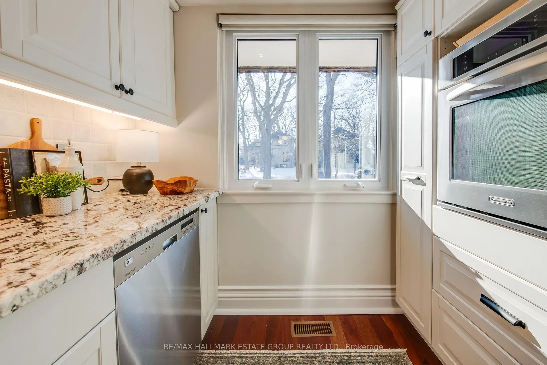 Photo 10 of 249 Beech Avenue, Toronto, The Beaches — HOMEH
