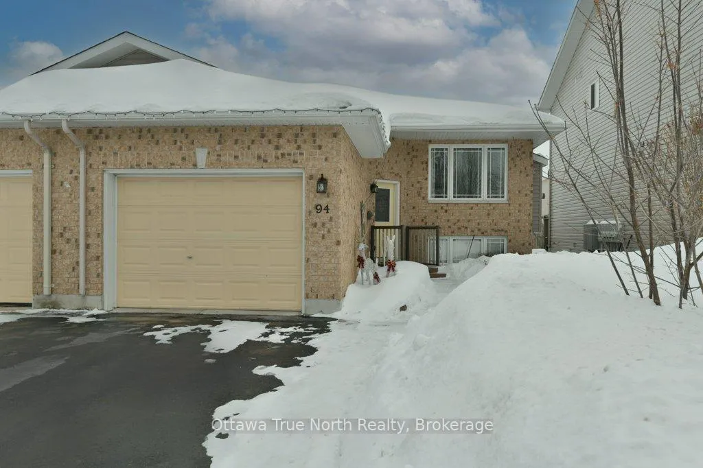 Photo 2 of 94 Thomas Street S, Arnprior — HOMEH