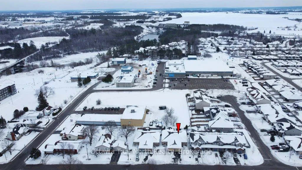 Photo 3 of 94 Thomas Street S, Arnprior — HOMEH