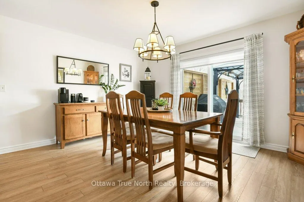 Photo 11 of 94 Thomas Street S, Arnprior — HOMEH