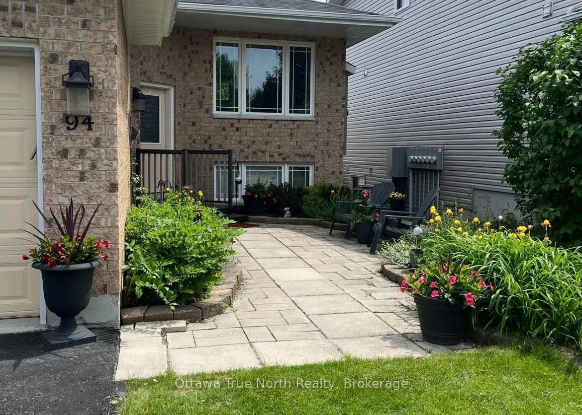 Photo 1 of 94 Thomas Street S, Arnprior — HOMEH