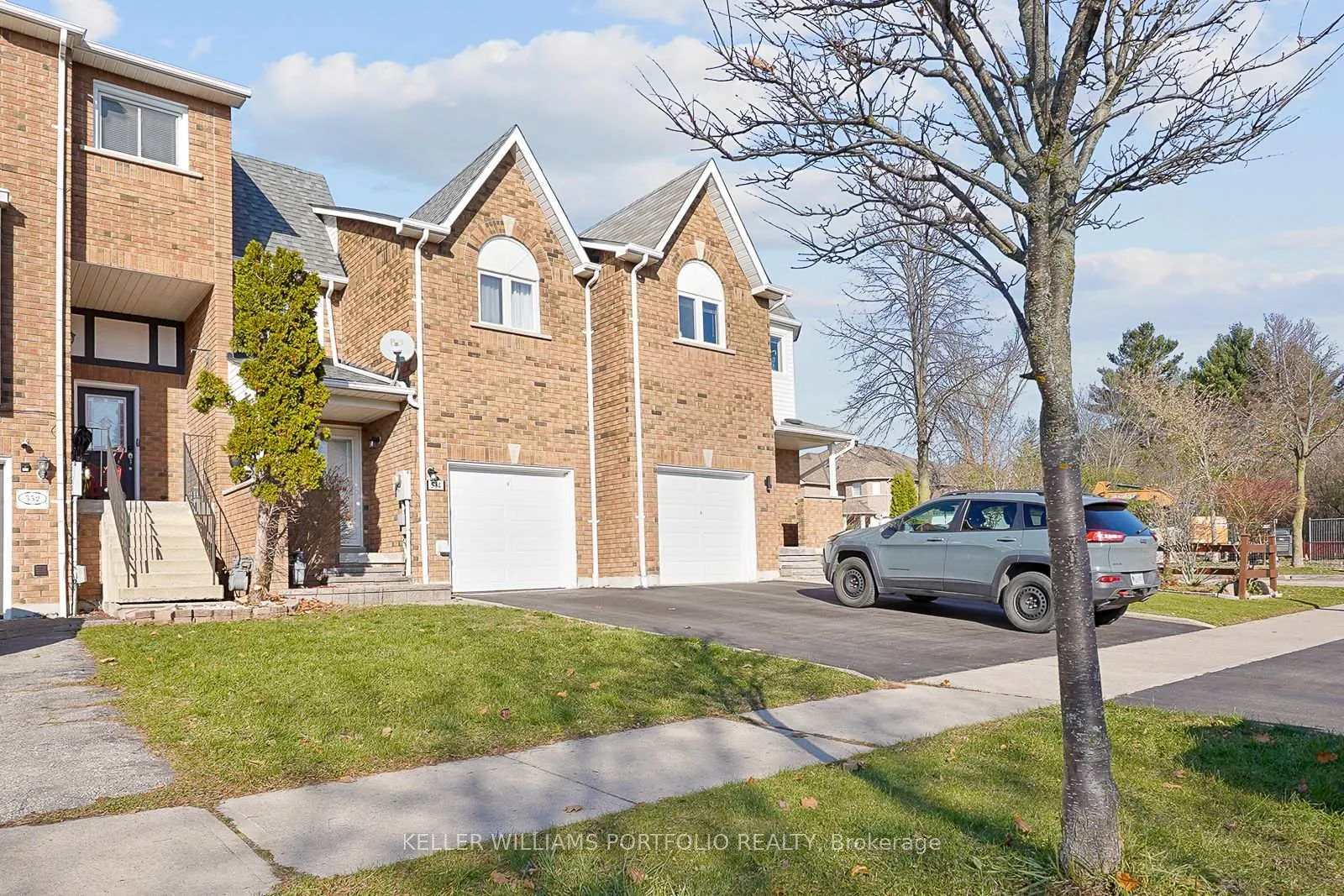 Photo 2 of 334 Sparrow Circle, Pickering, Highbush — HOMEH