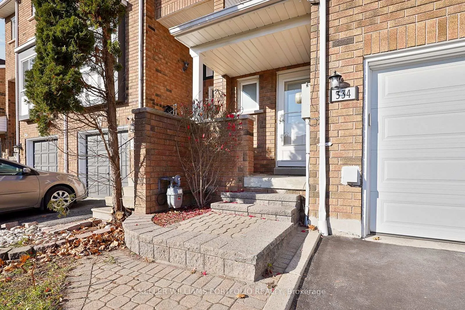 Photo 4 of 334 Sparrow Circle, Pickering, Highbush — HOMEH
