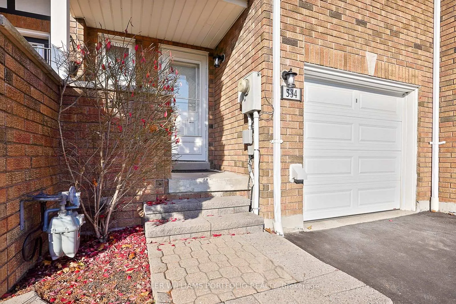 Photo 5 of 334 Sparrow Circle, Pickering, Highbush — HOMEH