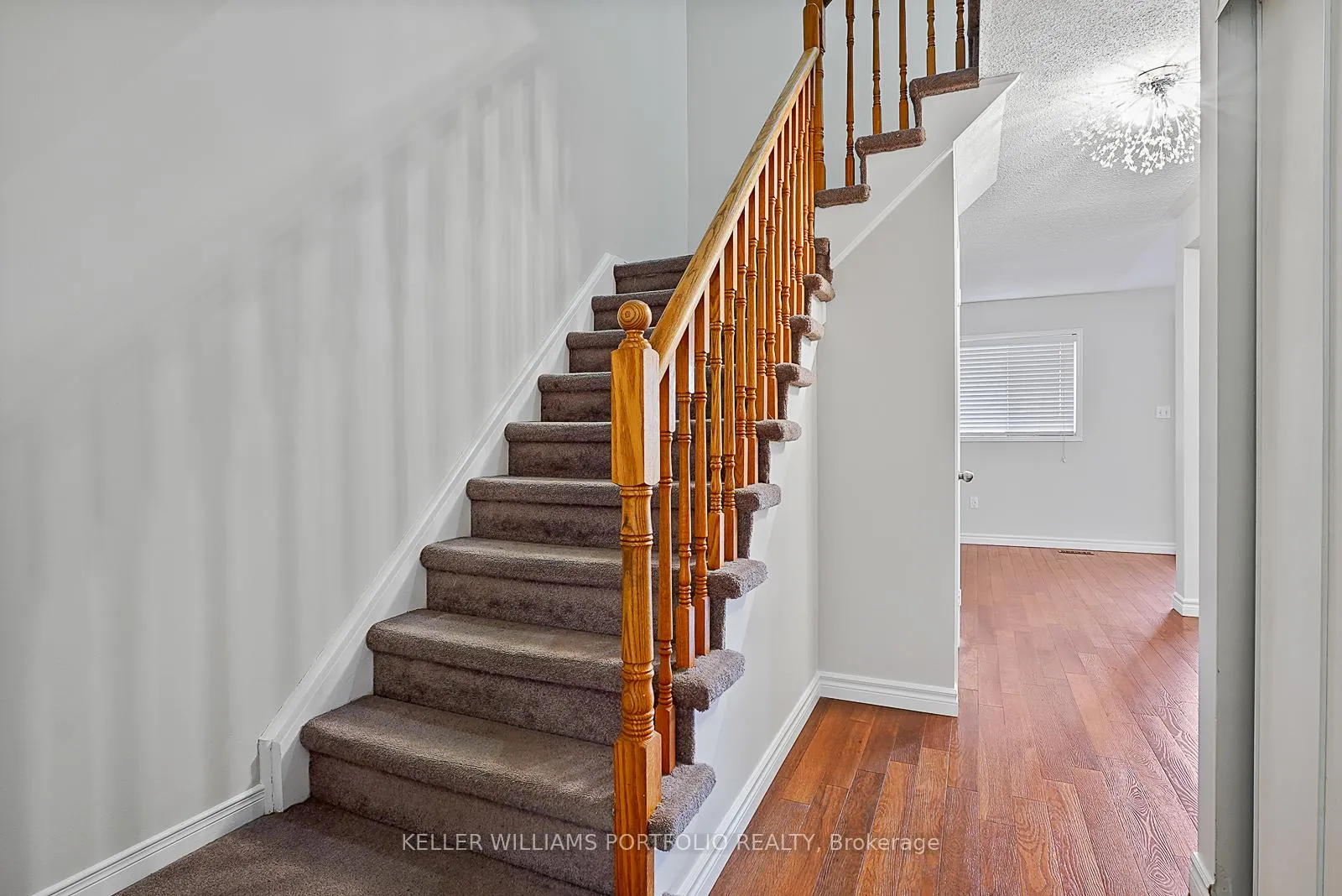 Photo 10 of 334 Sparrow Circle, Pickering, Highbush — HOMEH