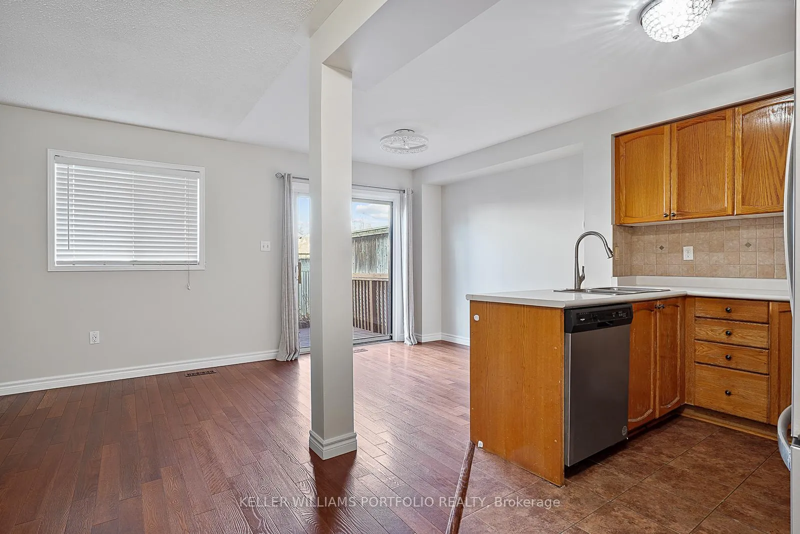 Photo 11 of 334 Sparrow Circle, Pickering, Highbush — HOMEH