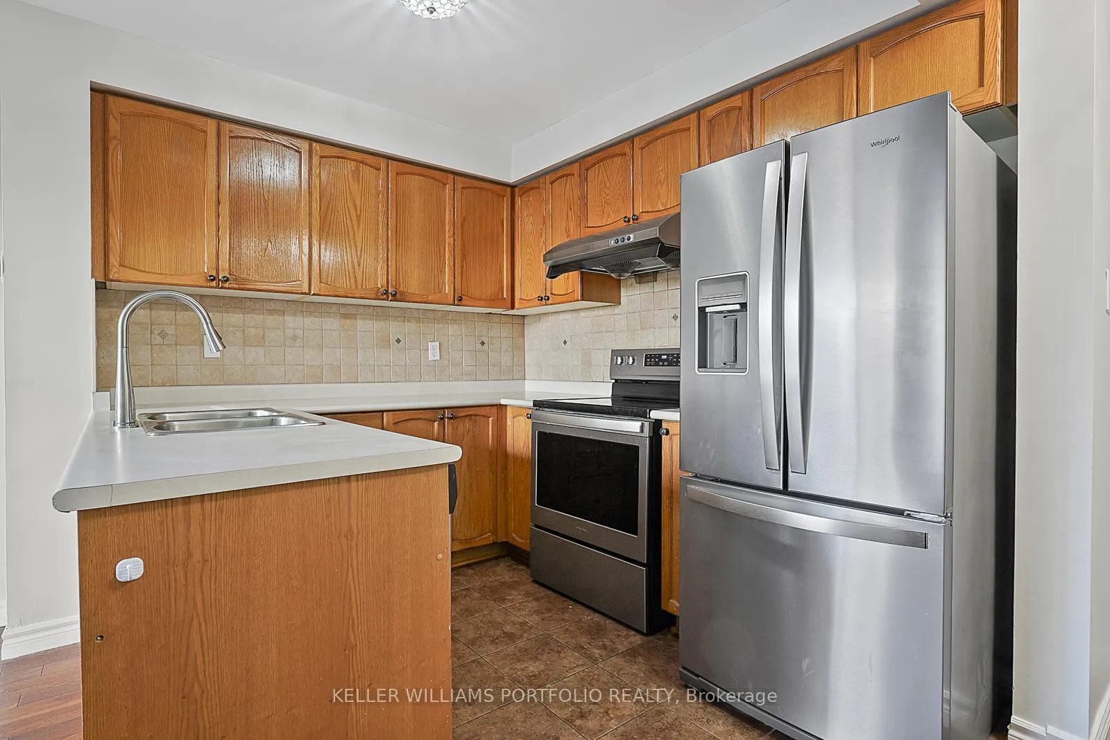 Photo 12 of 334 Sparrow Circle, Pickering, Highbush — HOMEH