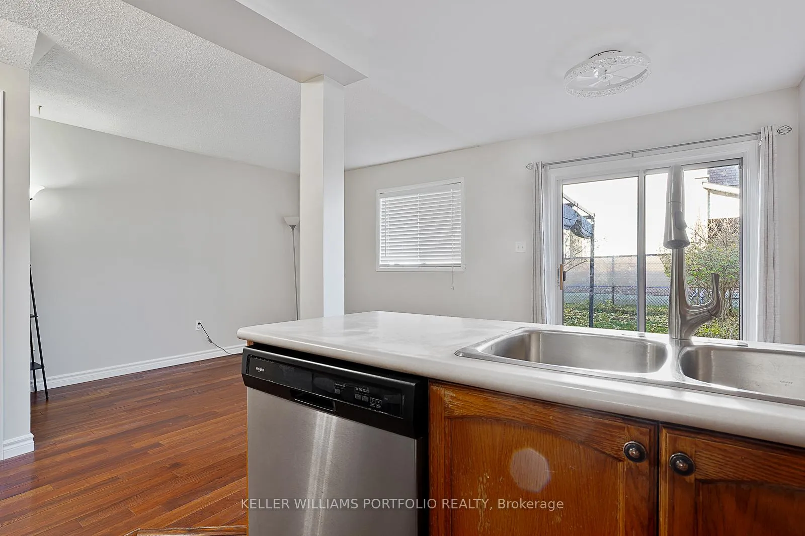 Photo 13 of 334 Sparrow Circle, Pickering, Highbush — HOMEH