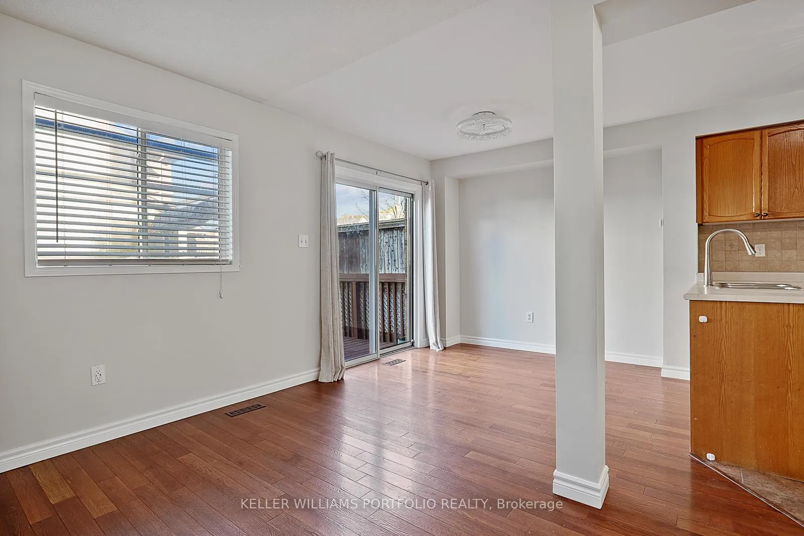 Photo 16 of 334 Sparrow Circle, Pickering, Highbush — HOMEH