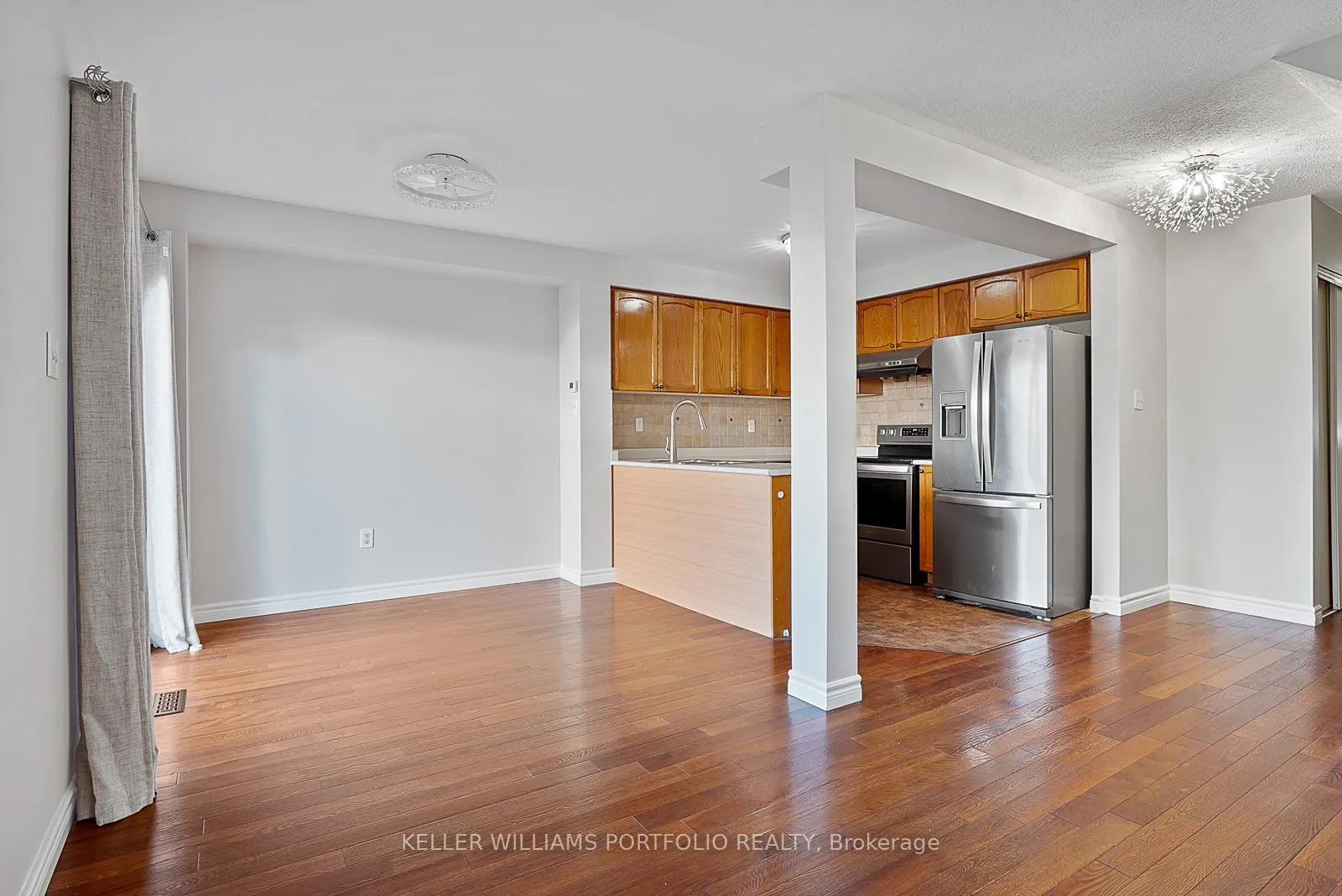 Photo 17 of 334 Sparrow Circle, Pickering, Highbush — HOMEH
