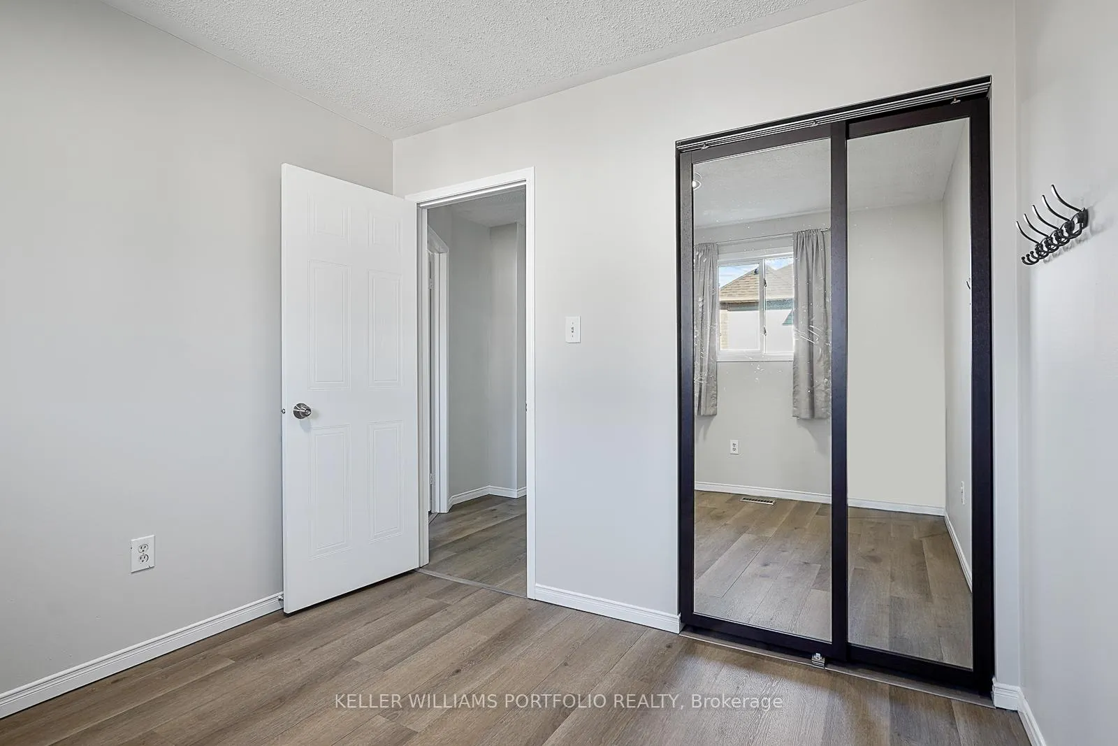 Photo 27 of 334 Sparrow Circle, Pickering, Highbush — HOMEH