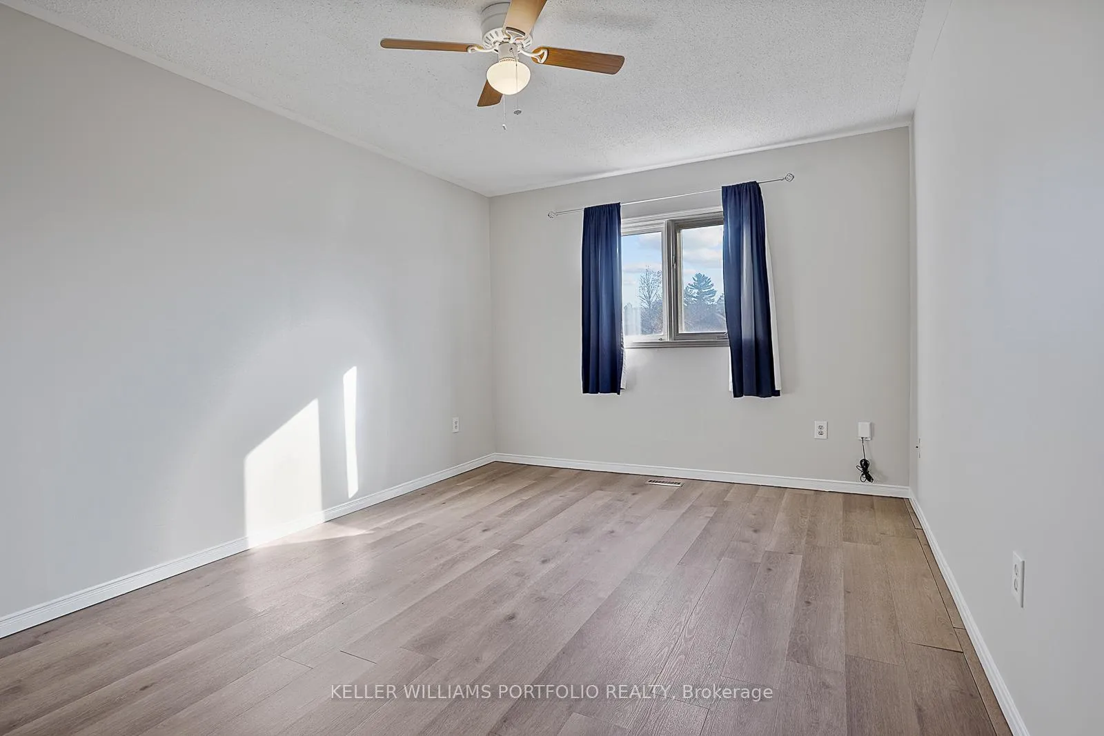 Photo 32 of 334 Sparrow Circle, Pickering, Highbush — HOMEH