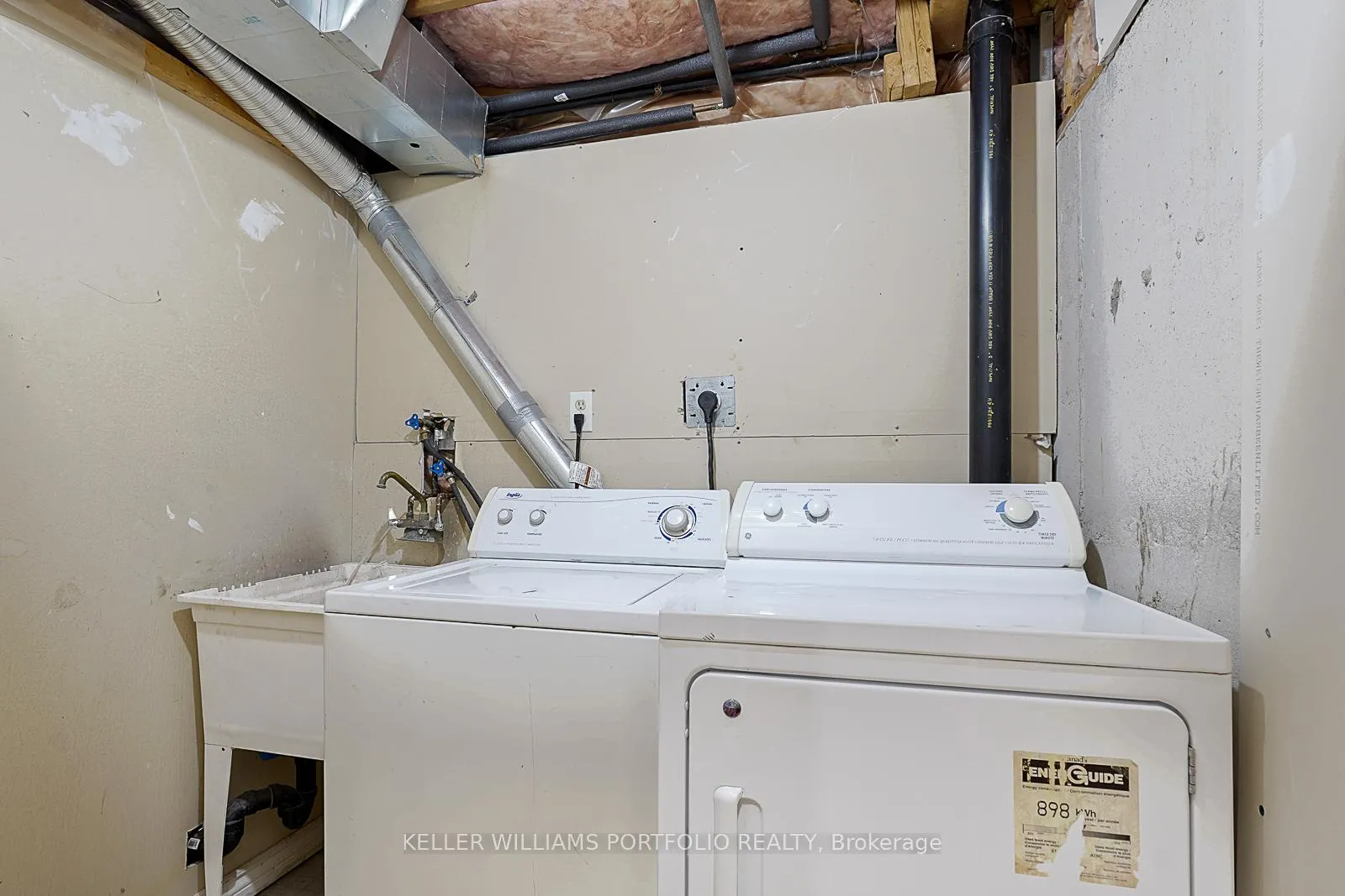 Photo 36 of 334 Sparrow Circle, Pickering, Highbush — HOMEH