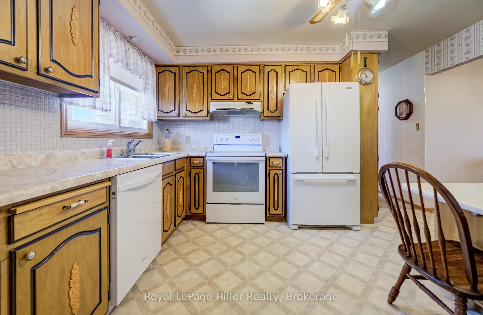 Photo 13 of 165 Lightbourne Avenue, Stratford — HOMEH