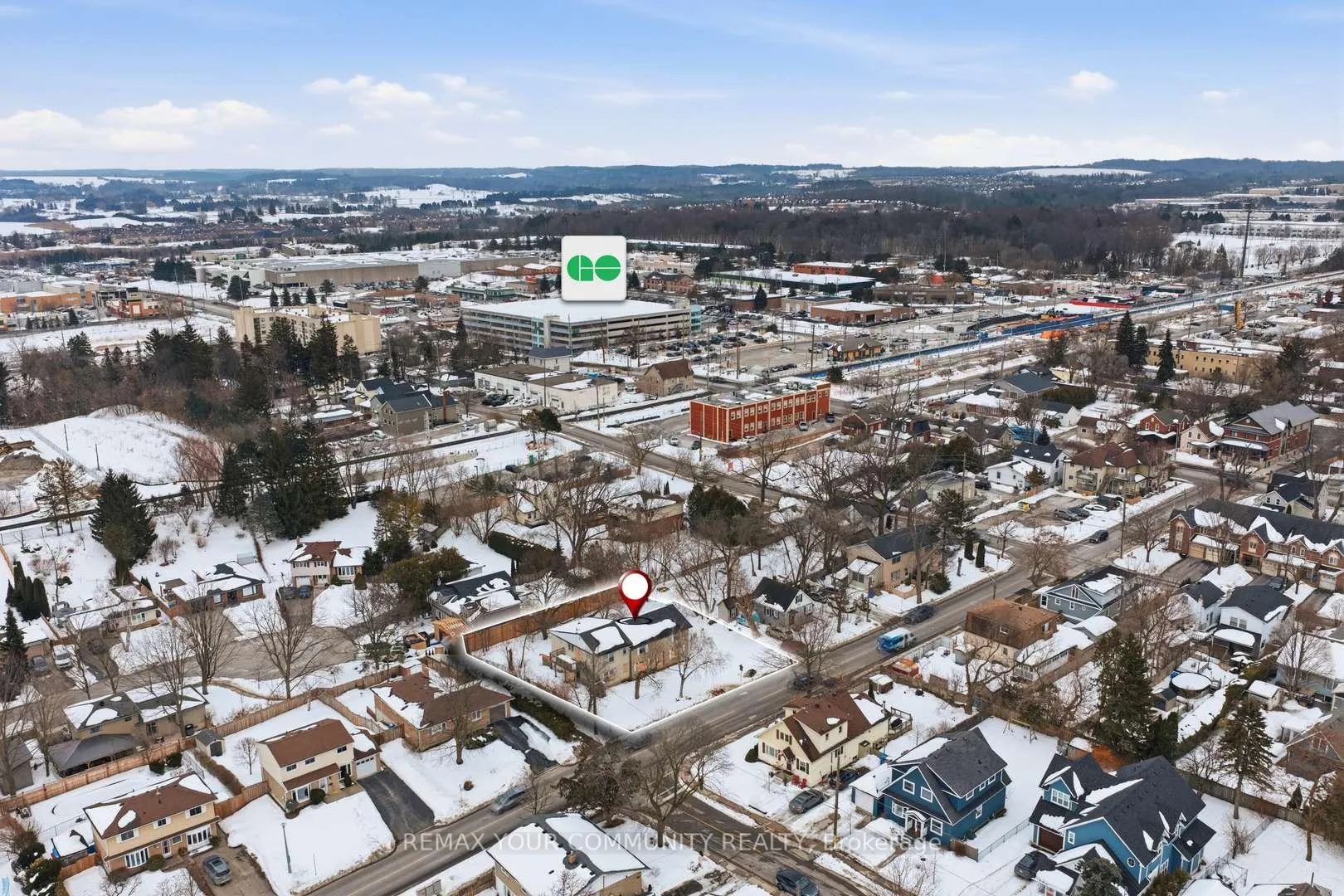 Photo 3 of 33 Walton Drive, Aurora, Aurora Village — HOMEH