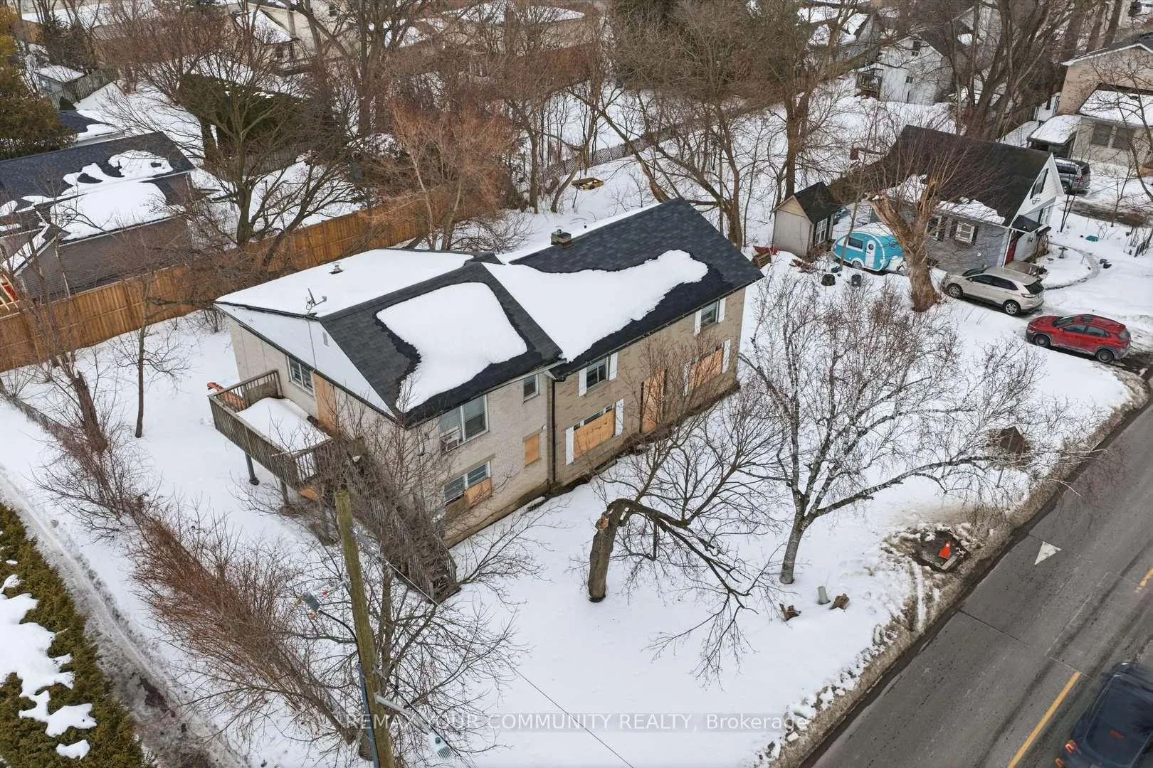 Photo 5 of 33 Walton Drive, Aurora, Aurora Village — HOMEH