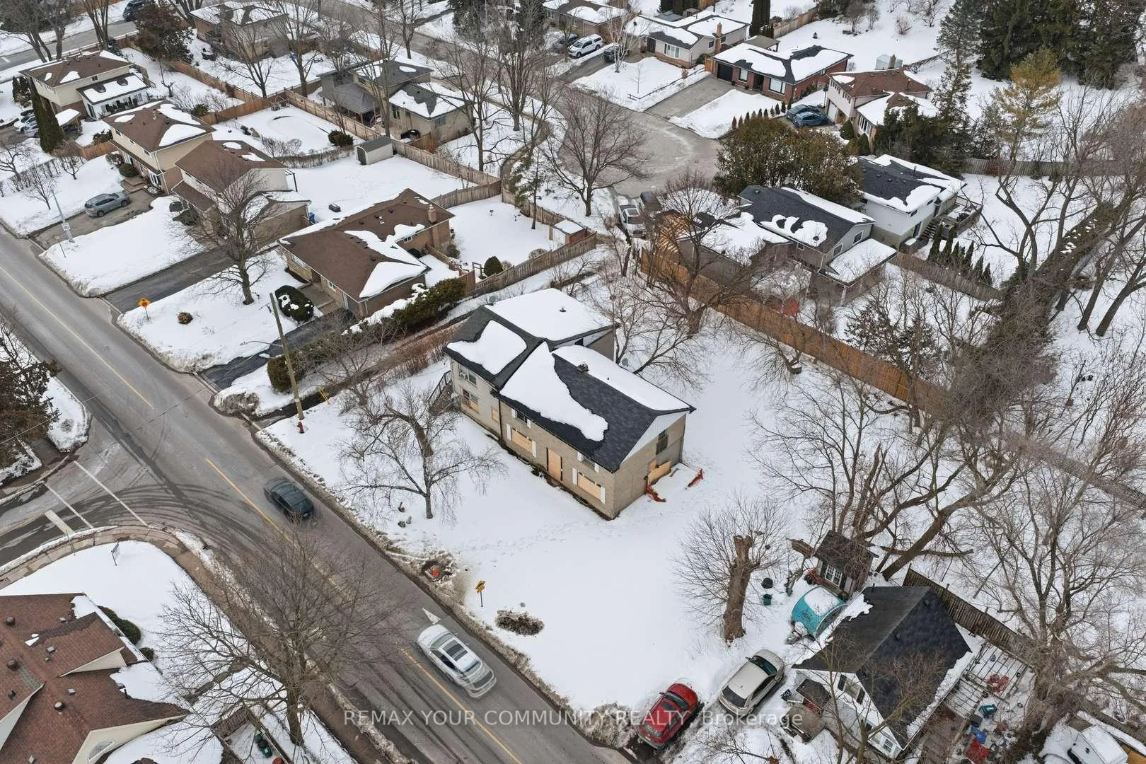 Photo 6 of 33 Walton Drive, Aurora, Aurora Village — HOMEH