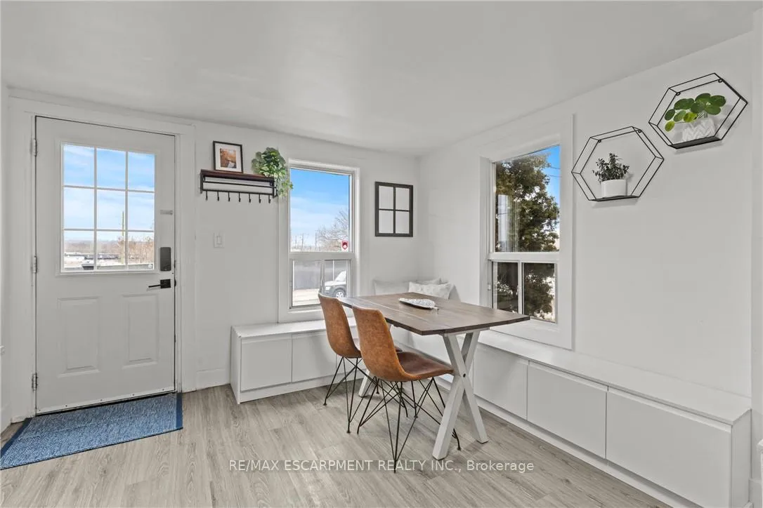 Photo 4 of 199 Barton Street W, Hamilton, Central — HOMEH