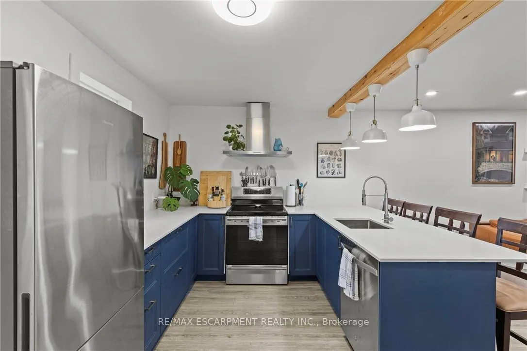 Photo 15 of 199 Barton Street W, Hamilton, Central — HOMEH