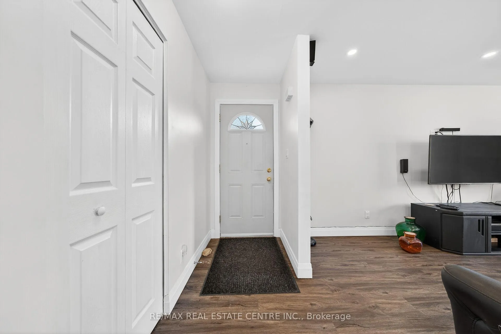 Photo 3 of 33 Glen Vista Drive, Hamilton, Red Hill — HOMEH