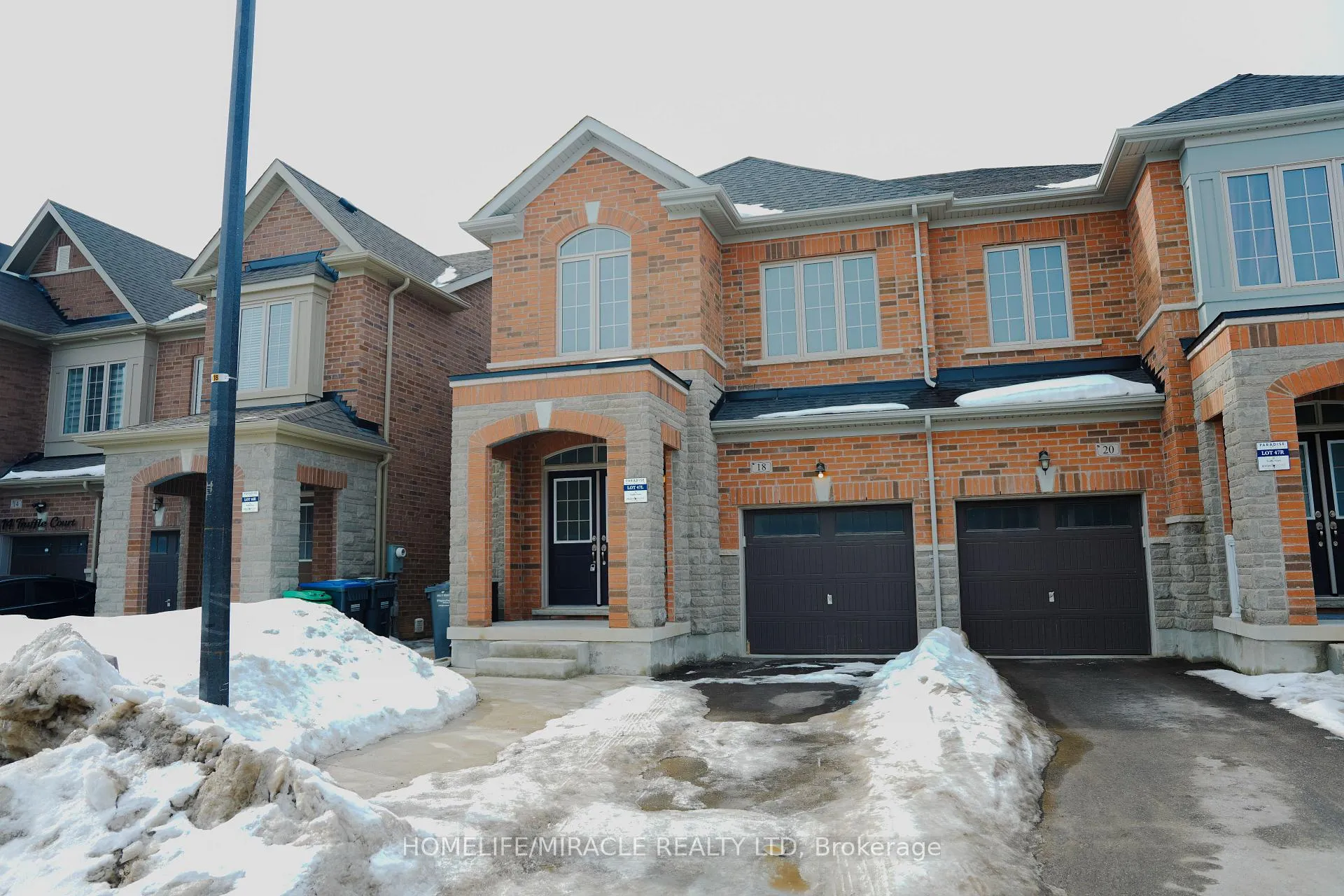 Photo 3 of 18 Truffle Court, Brampton, Northwest Brampton — HOMEH