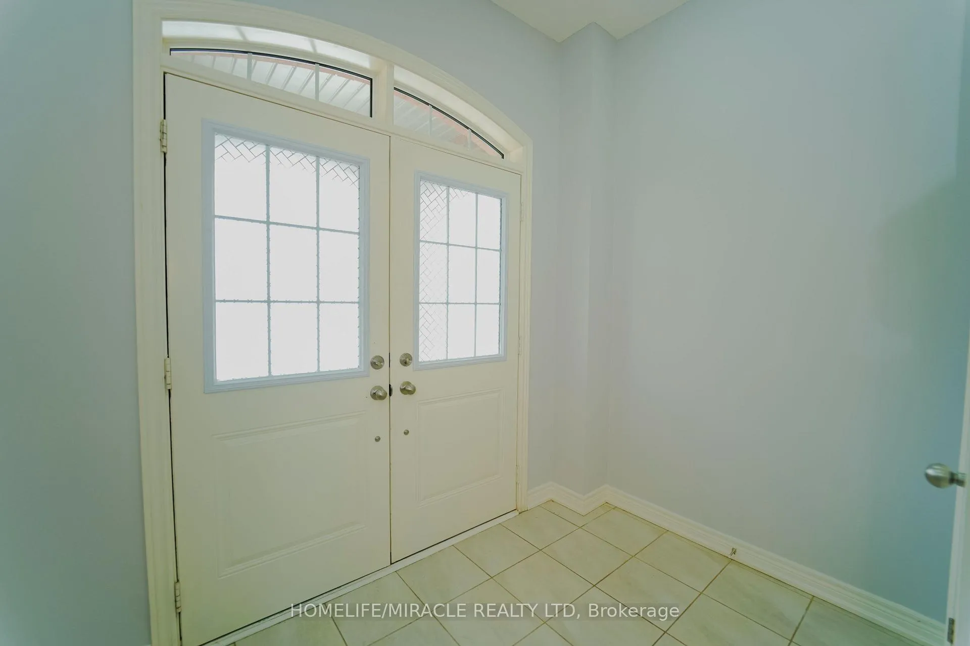 Photo 5 of 18 Truffle Court, Brampton, Northwest Brampton — HOMEH