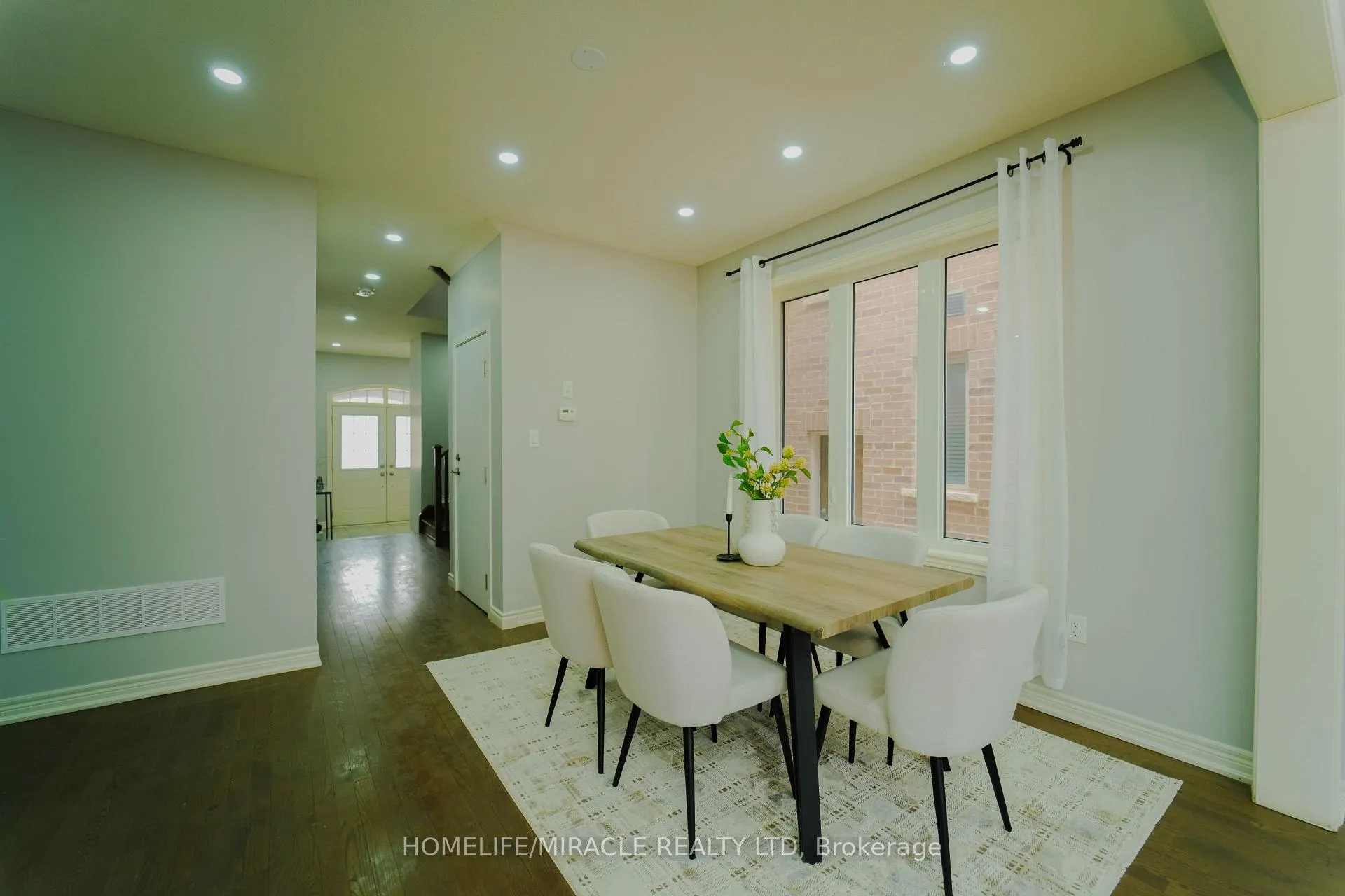 Photo 8 of 18 Truffle Court, Brampton, Northwest Brampton — HOMEH