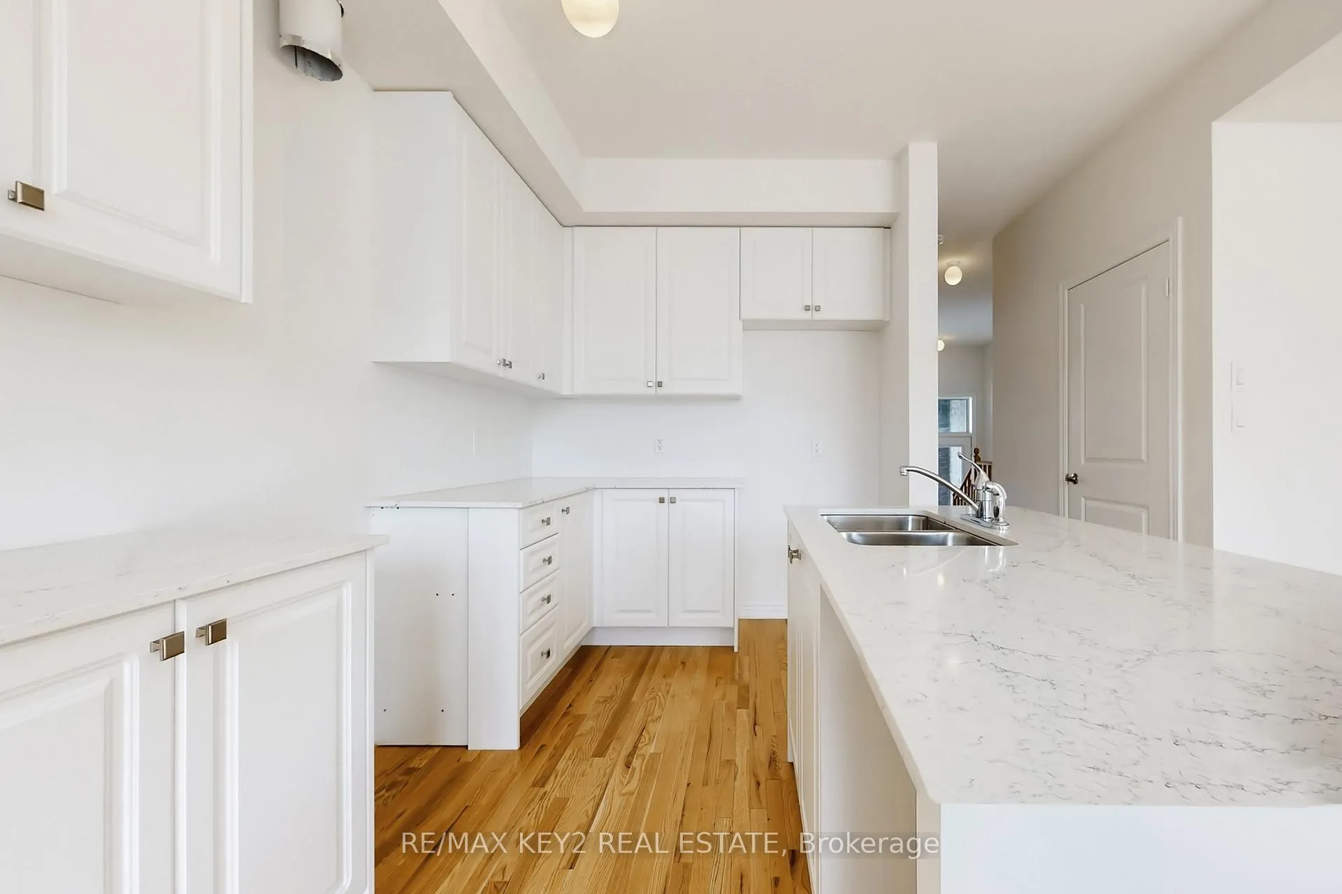 Photo 11 of 2949 Starlight Drive, Pickering, Rural Pickering — HOMEH