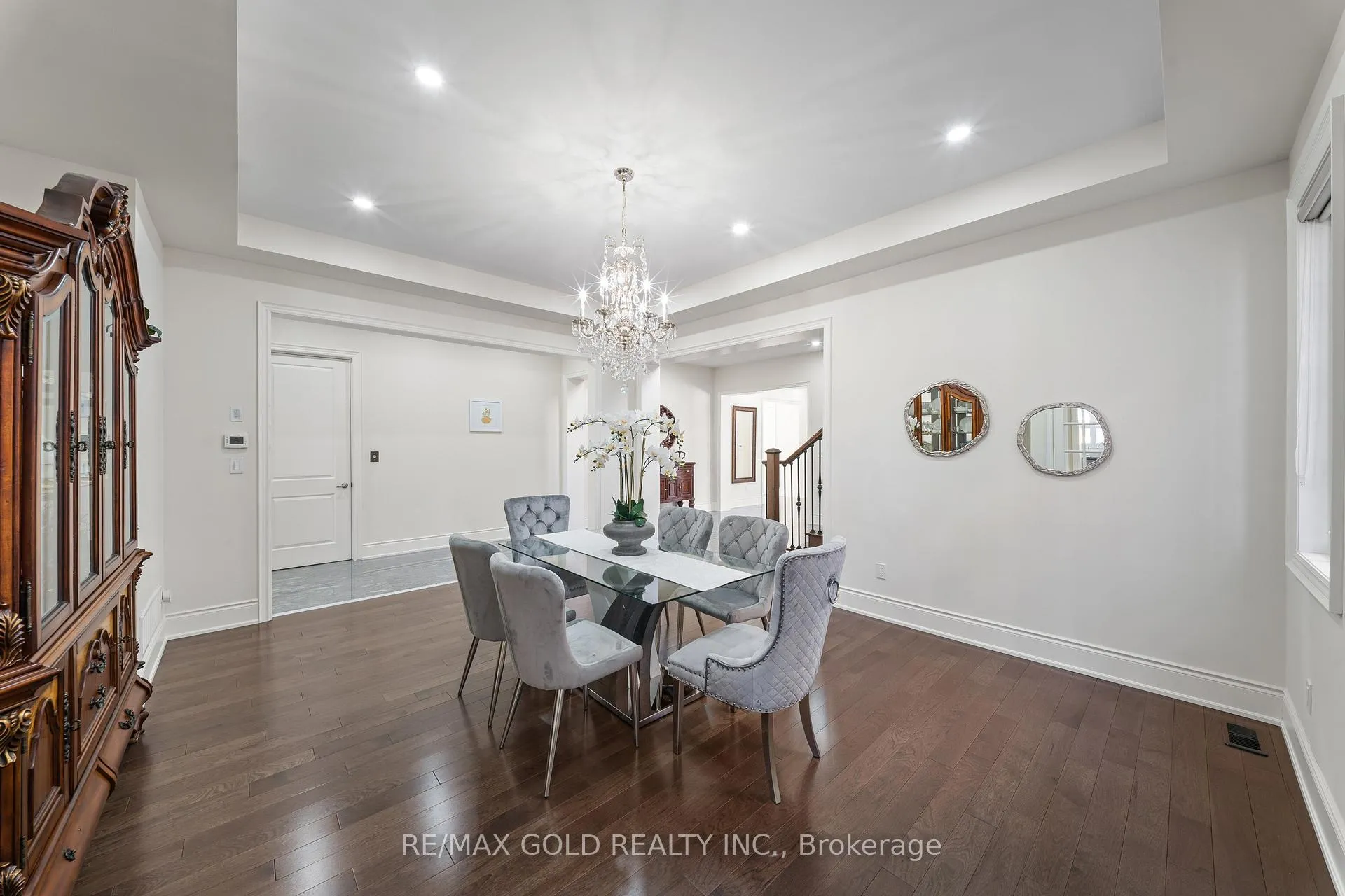 Photo 10 of 8 Markey Court, Brampton, Toronto Gore Rural Estate — HOMEH