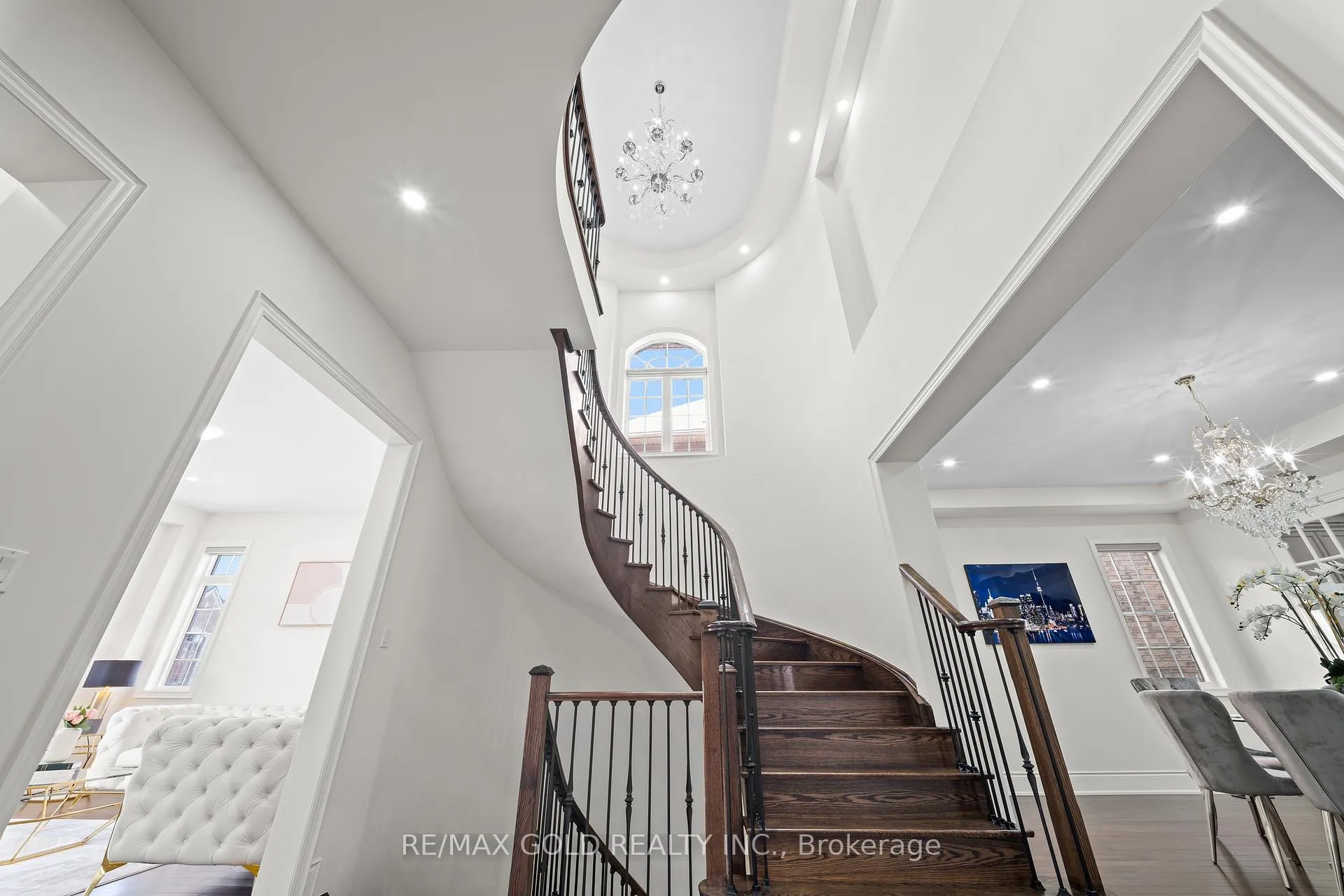Photo 21 of 8 Markey Court, Brampton, Toronto Gore Rural Estate — HOMEH