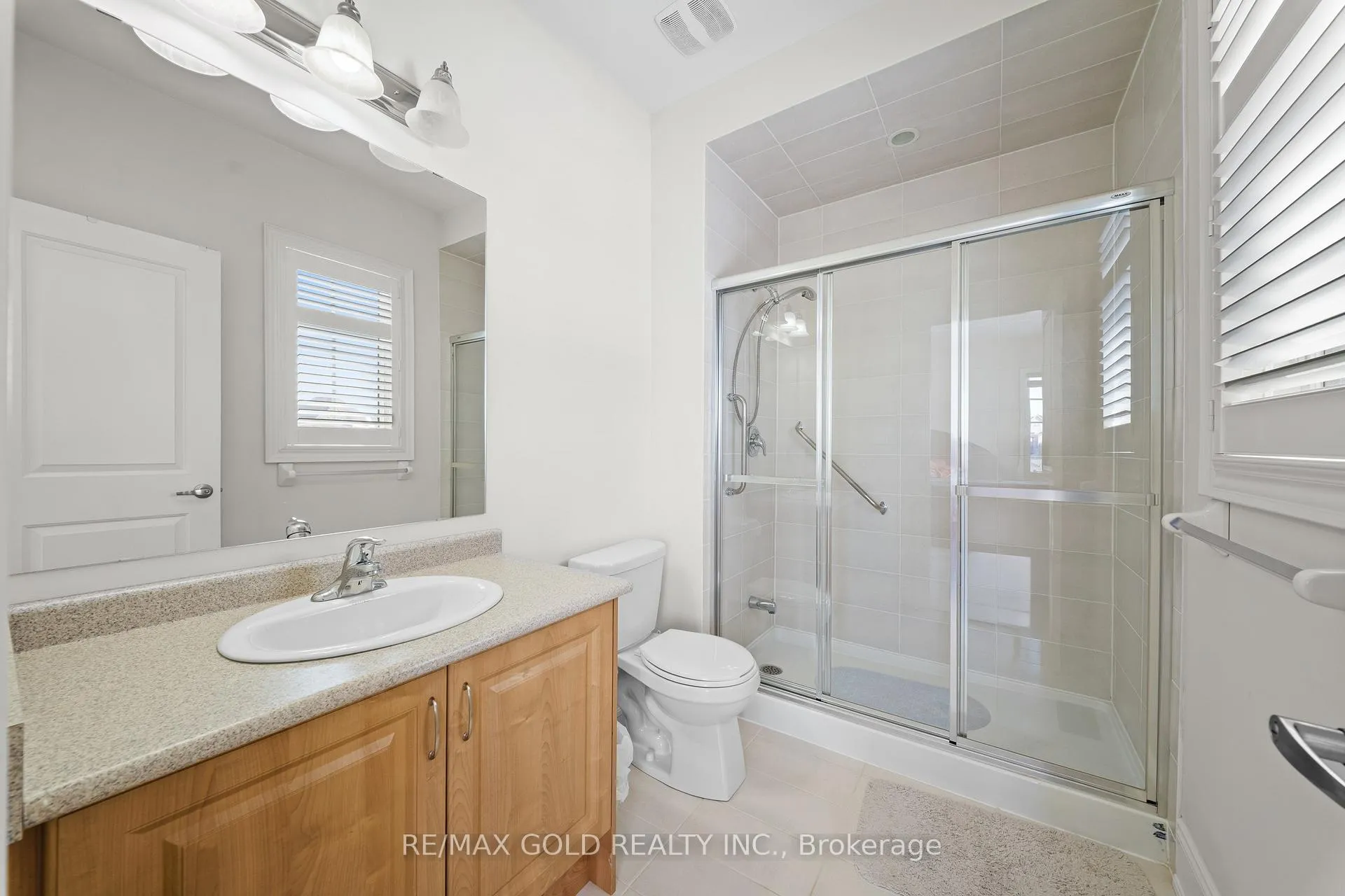 Photo 35 of 8 Markey Court, Brampton, Toronto Gore Rural Estate — HOMEH