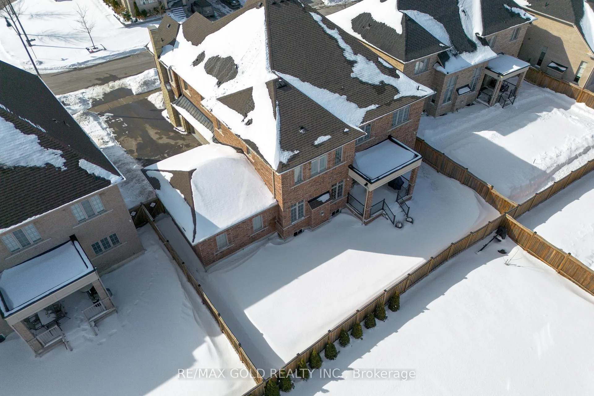 Photo 41 of 8 Markey Court, Brampton, Toronto Gore Rural Estate — HOMEH