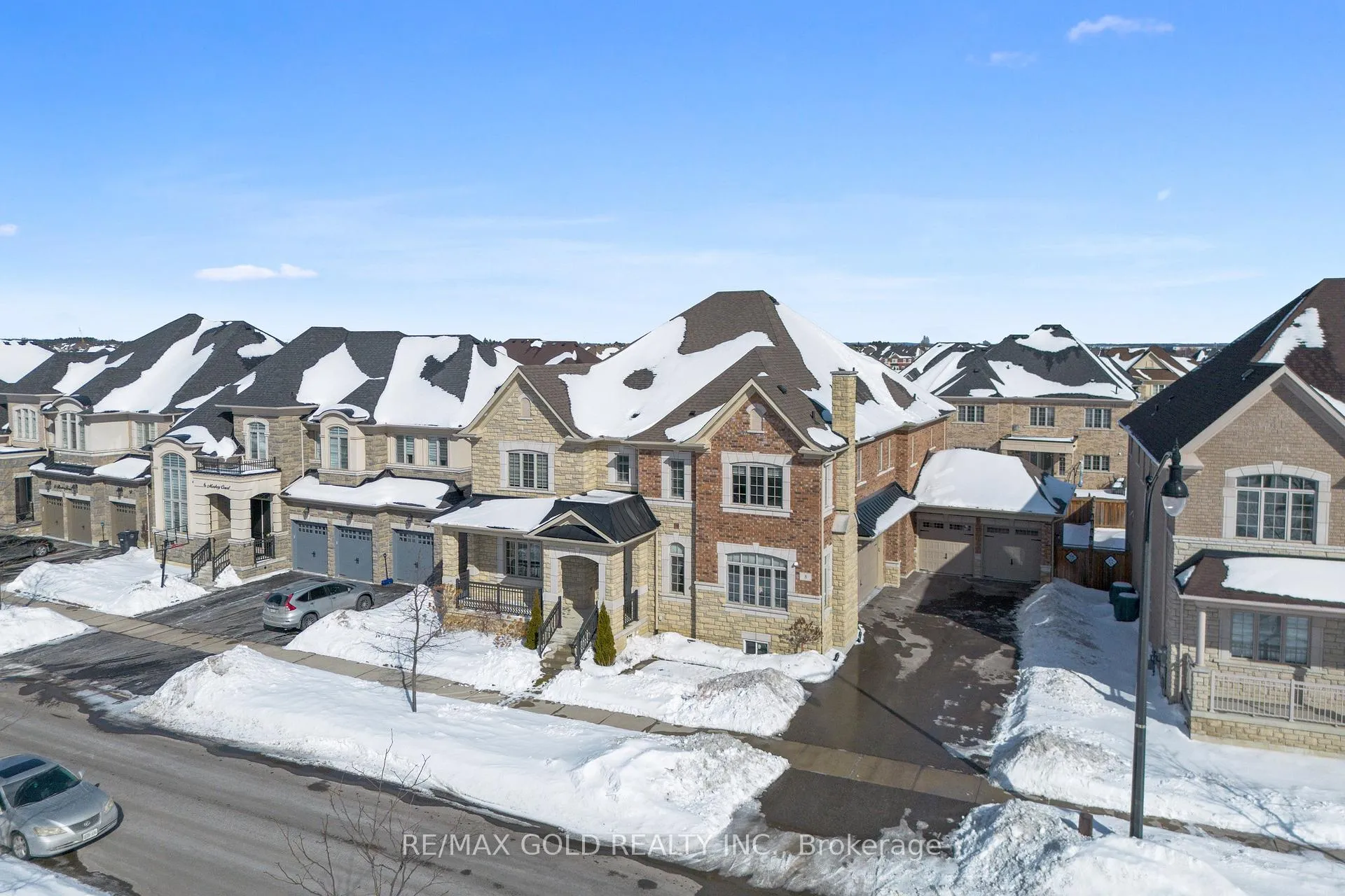 Photo 42 of 8 Markey Court, Brampton, Toronto Gore Rural Estate — HOMEH