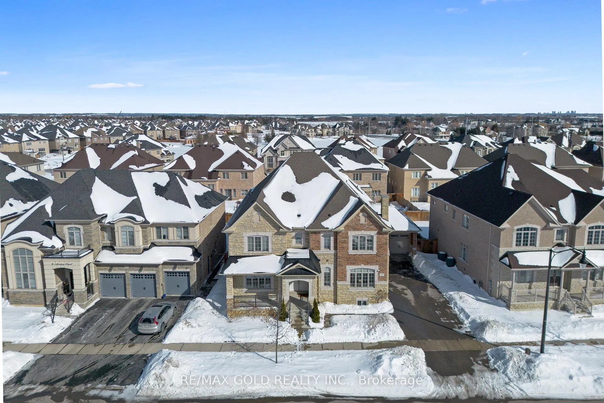 Photo 43 of 8 Markey Court, Brampton, Toronto Gore Rural Estate — HOMEH