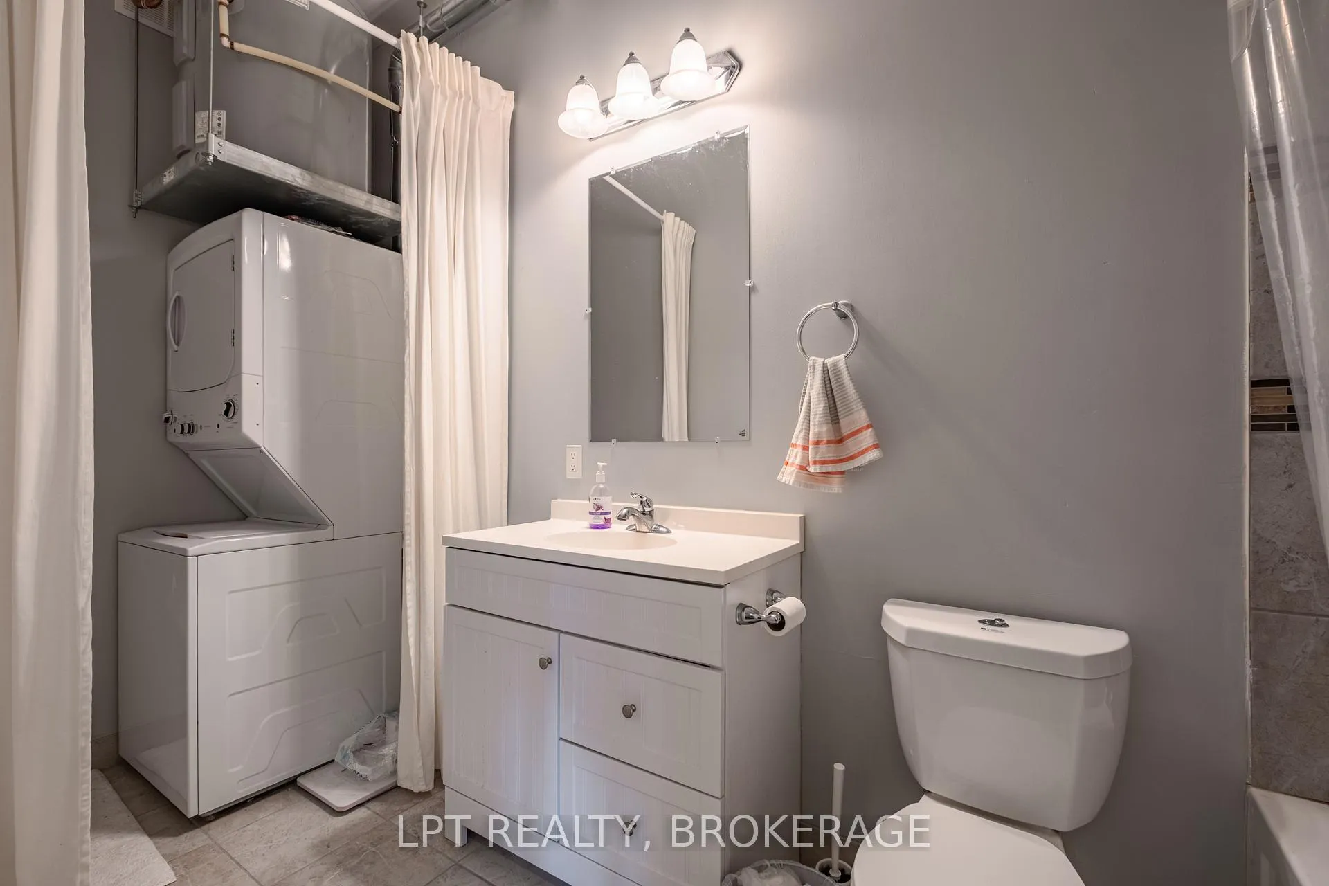 Photo 5 of Unit 303, 630 Princess Street, Kingston, Central City East — HOMEH