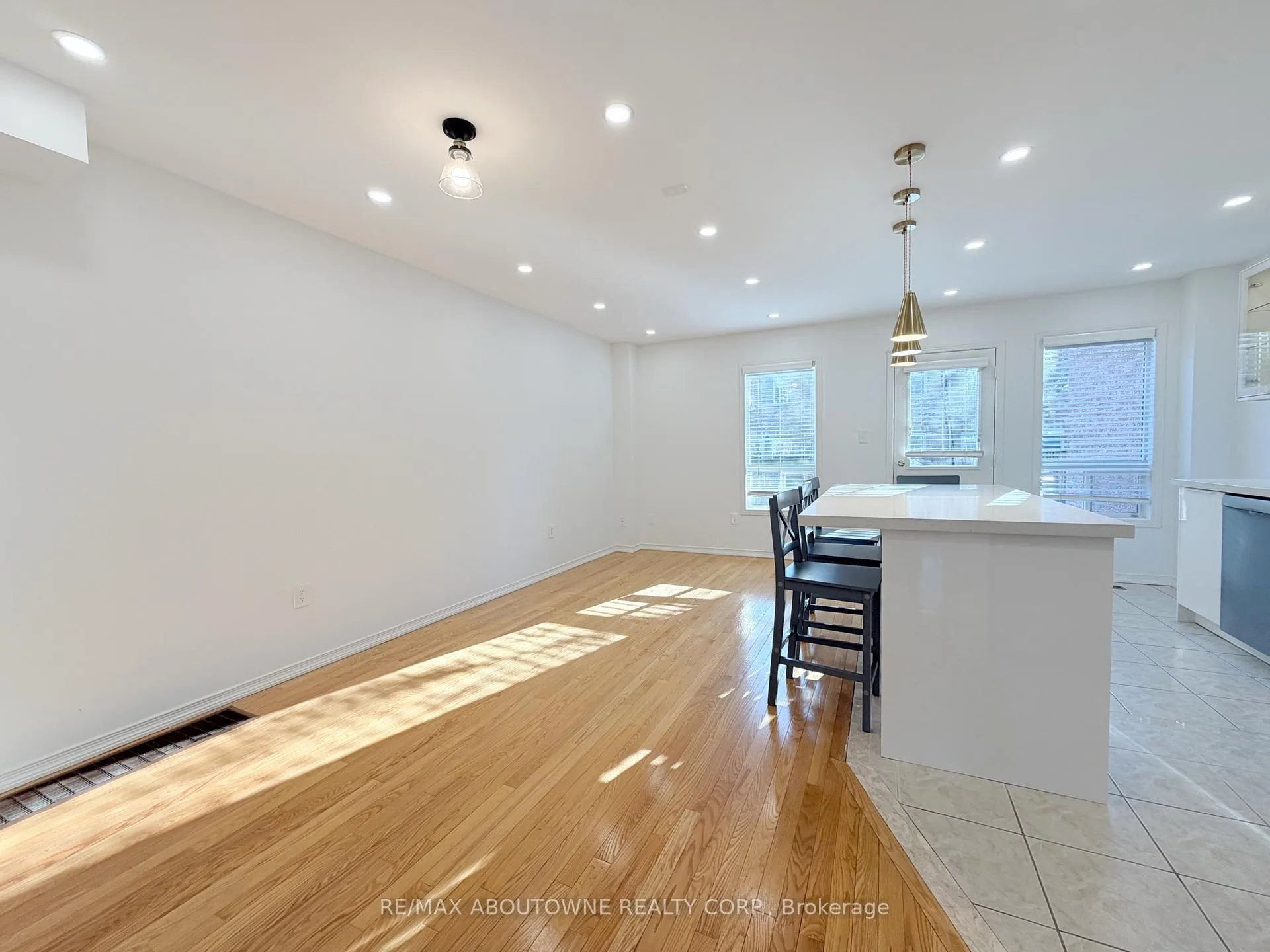 Photo 3 of 1838 Imperial Way, Burlington, Uptown — HOMEH