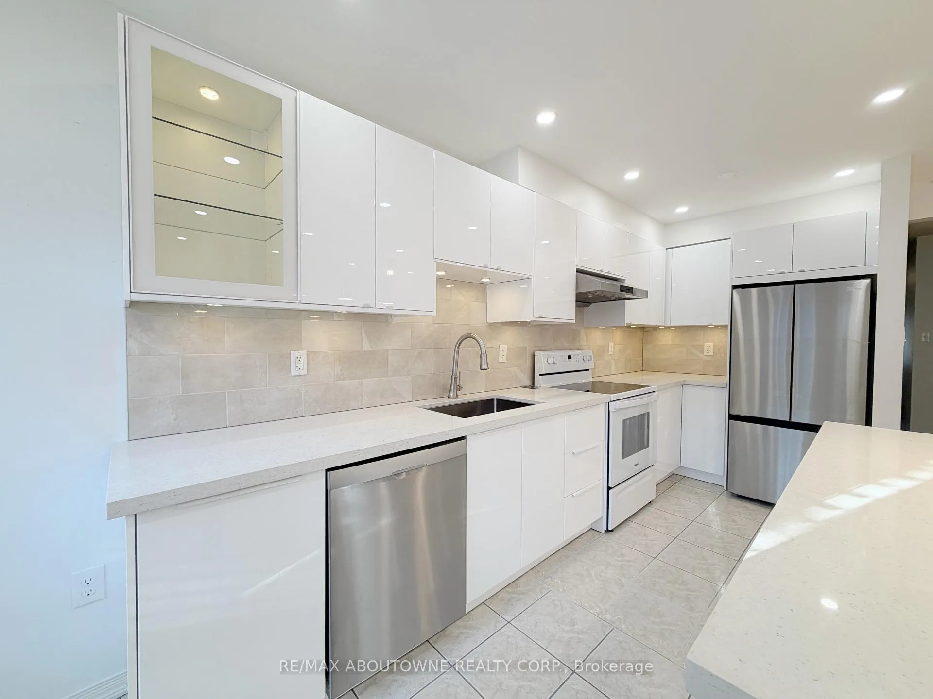 Photo 5 of 1838 Imperial Way, Burlington, Uptown — HOMEH
