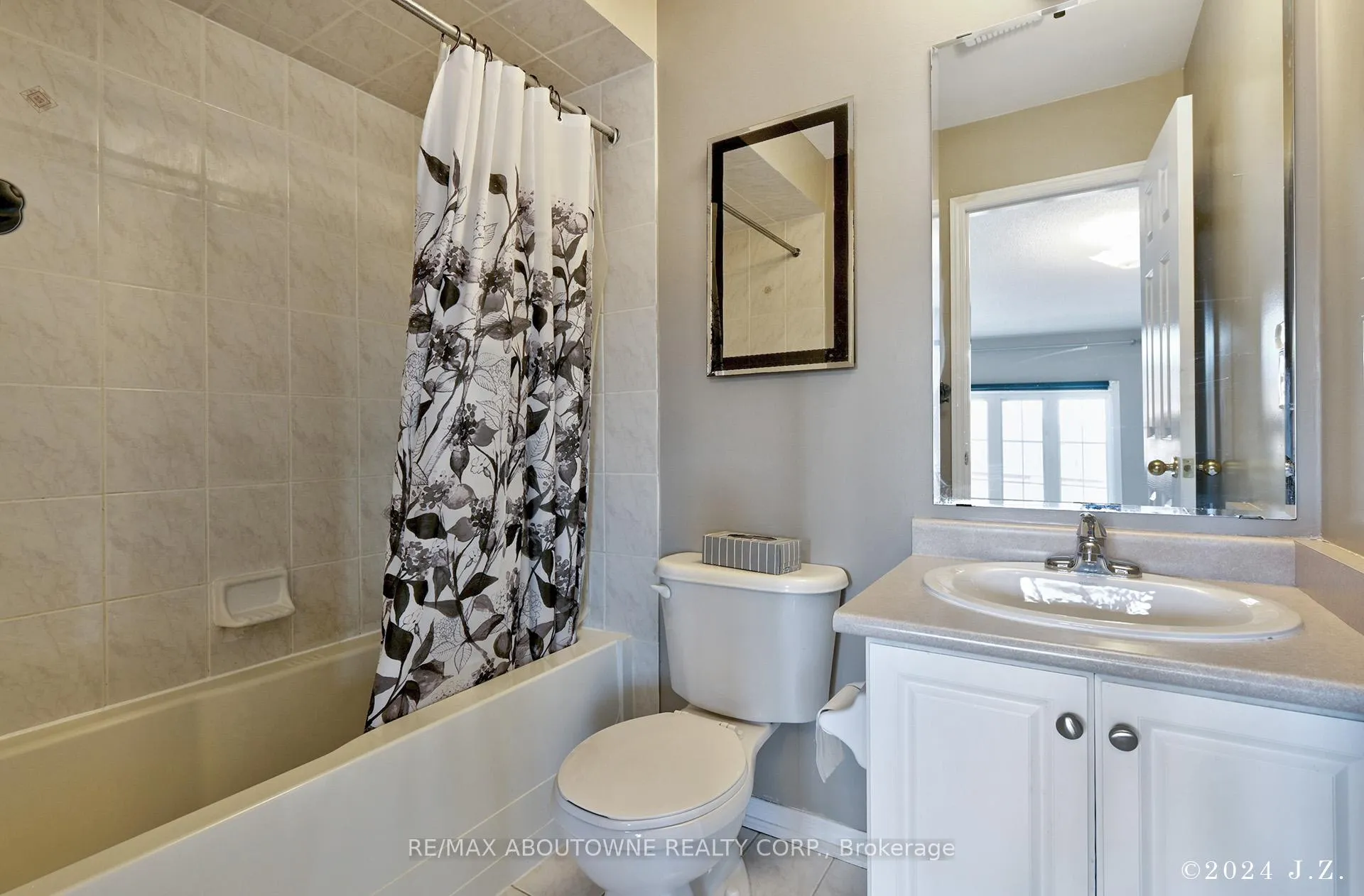 Photo 14 of 1838 Imperial Way, Burlington, Uptown — HOMEH